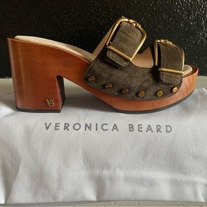New Veronica Beard Olive green suede clogs